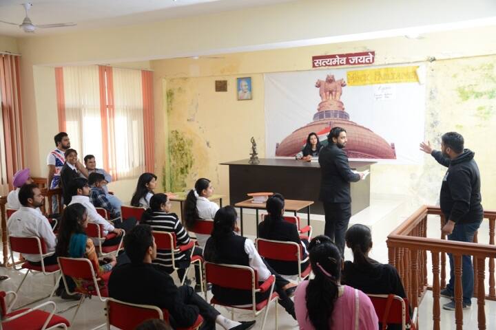 moot-court